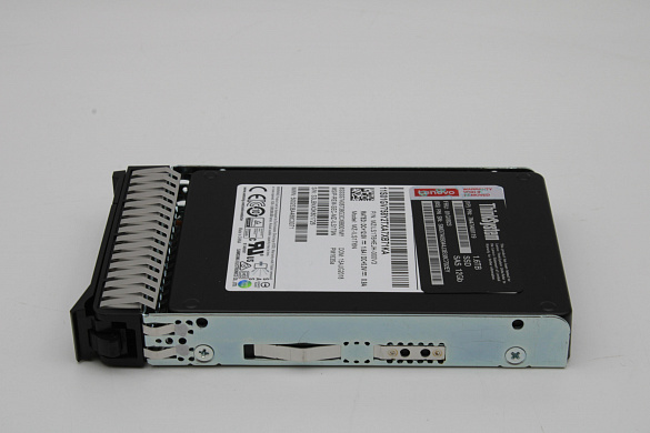 SSD-накопитель Lenovo ThinkSystem 2.5" PM1635a 1.6TB Mainstream SAS 12Gb Hot Swap SSD (01GV823)