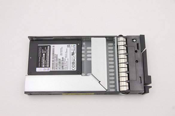 SSD-накопитель Lenovo SSD Assembly, SAS, HFF, 800GB 3DWPD 12.0Gb/s, Hot Swap, Internal Hard Drive, with tray (02JH590)