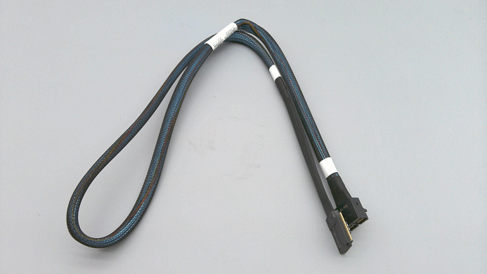 Кабель Lenovo SAS Cable : RAID Card to HDD BP (MiniSAS x8 to 2x Simline x4),1000mm (02JJ702)