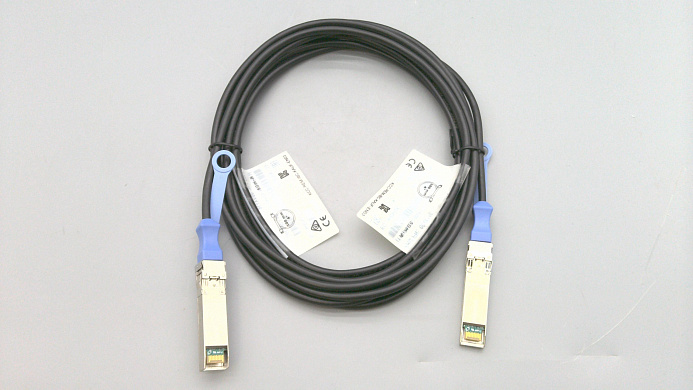 Кабель Lenovo 5m Active DAC SFP+ Cable (00VX116)